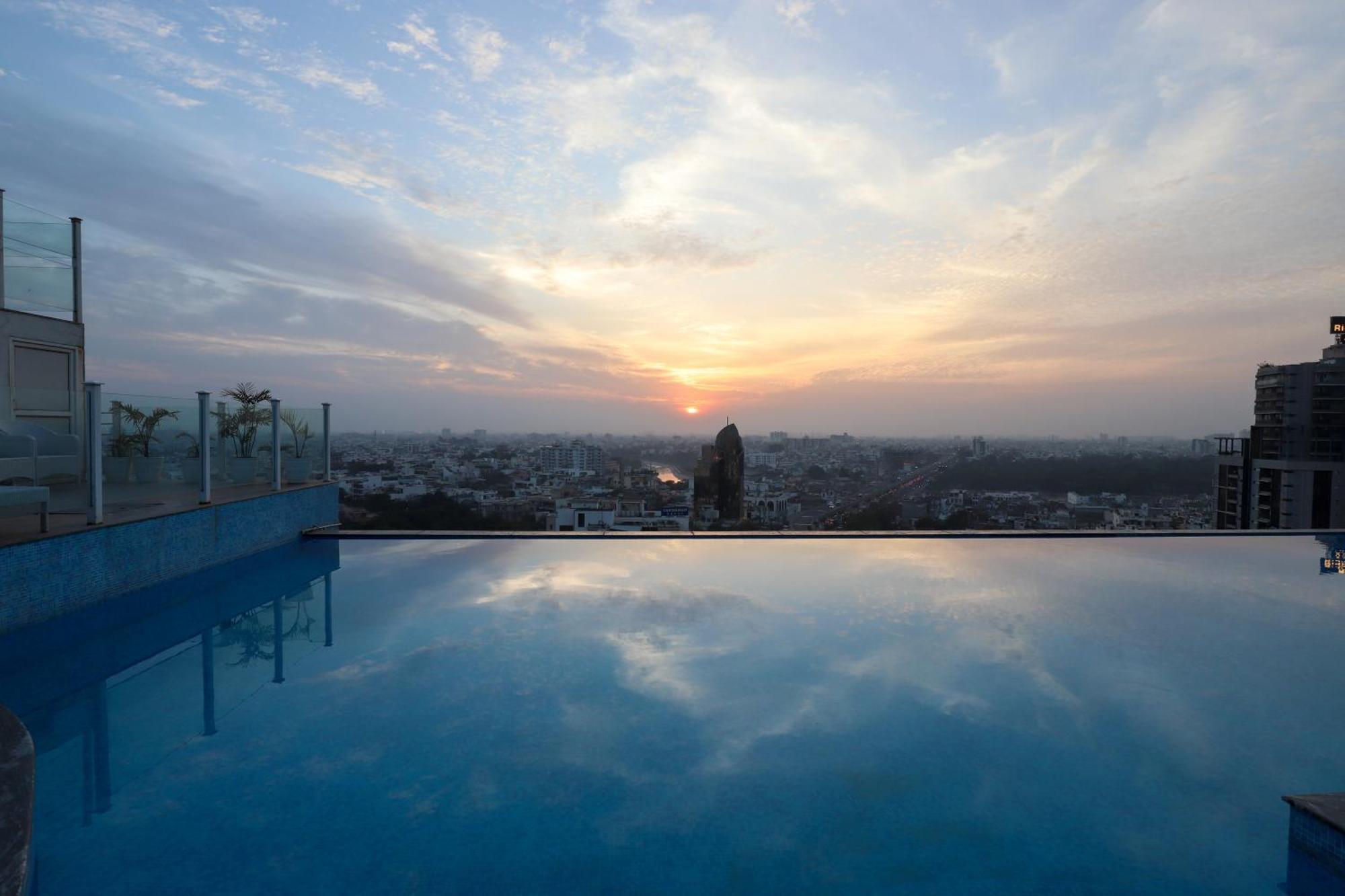 The Grand Hotel Τζαϊπούρ Εξωτερικό φωτογραφία